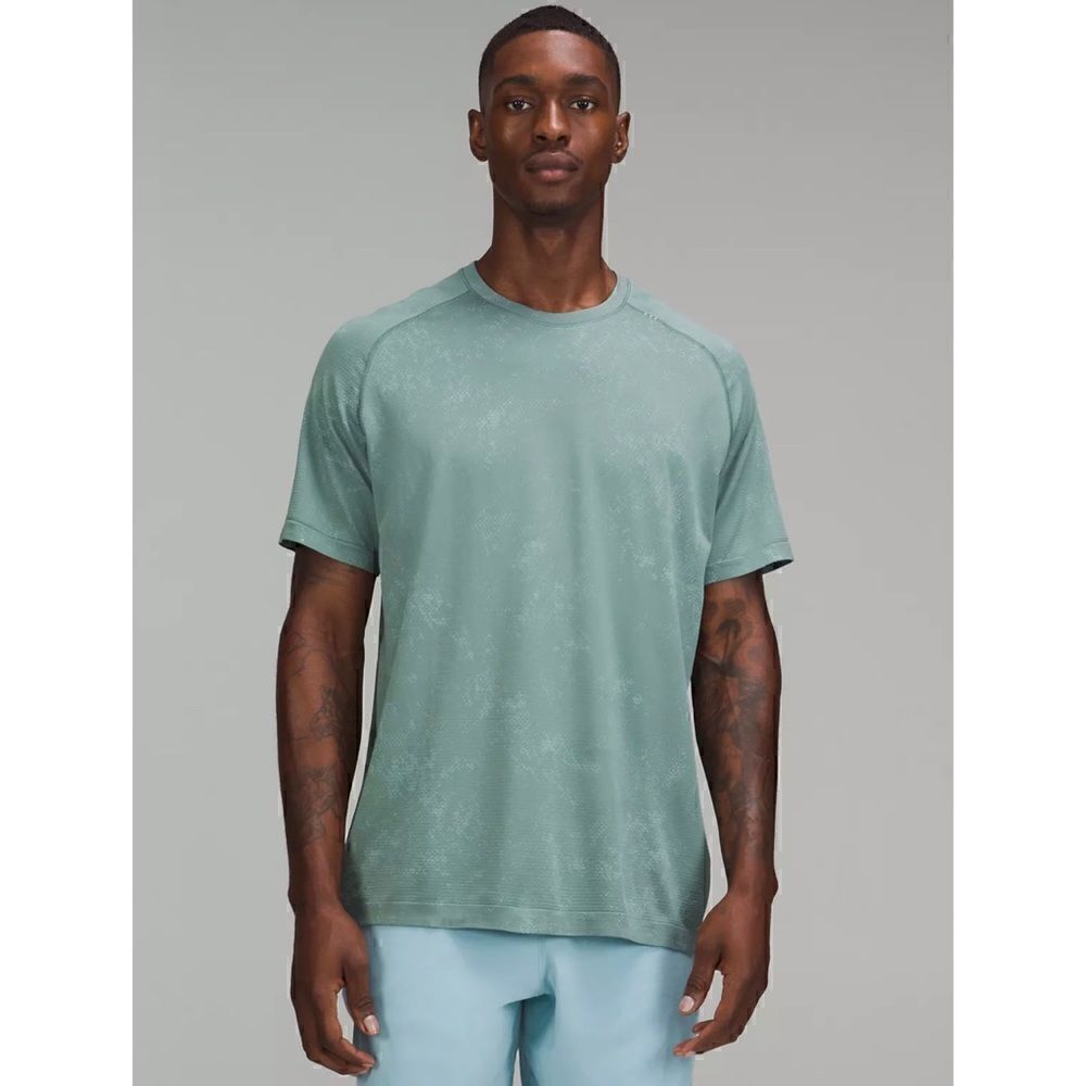 Metal Vent Tech Short Sleeve Shirt 20 In Dappled Felidae Icing Blue/Tidewat M
